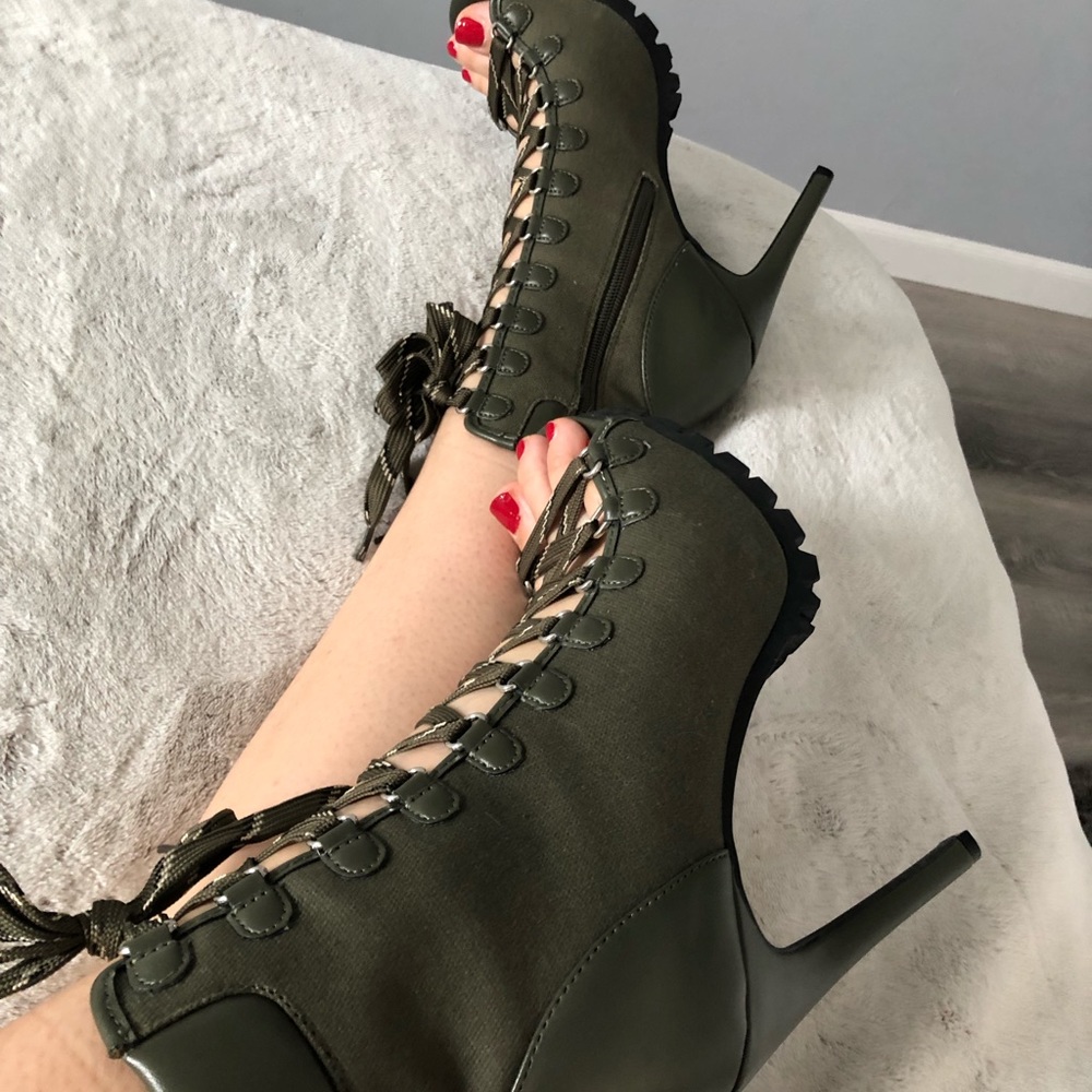 Unique sexy high heel